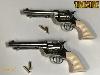 TOMBSTONE - LOT 2 REVOLVERS COLT 45 SAA PEACEMAKER TOUT METAL CHROMÉ + CEINTURON + 2 HOLSTERS + 24 BALLES FACTICES (VERSION DENIX)