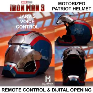 IRON MAN 3 - CASQUE INTEGRAL "IRON PATRIOT" OUVERTURE MOTORISEE, SON & LEDS, AVEC COMMANDE VOCALE "JARVIS" + COMMANDE DIGITALE + TELECOMMANDE (REPRODUCTION HAMMER ADVANCED)