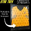 STAR TREK - CAPTAIN JAMES T. KIRK UNIFORME REPLICA AUTOGRAPHED WILLIAM SHATNER AVEC CADRE DE PRESENTATION (COA - JAMES SPENCE AUTHENTICATION, LLC)